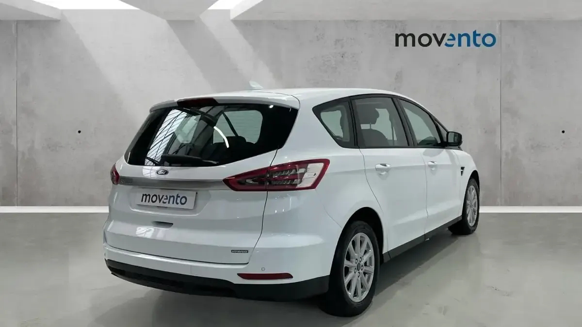 Usado Ford S-MAX Trend 190 CV (139 kW) 2022 Blanco Monovolumen