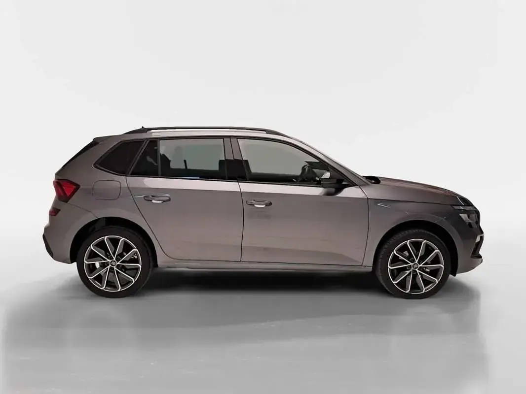 Usado Skoda Kamiq Sport 150 CV (110 kW) 2025 Gris SUV
