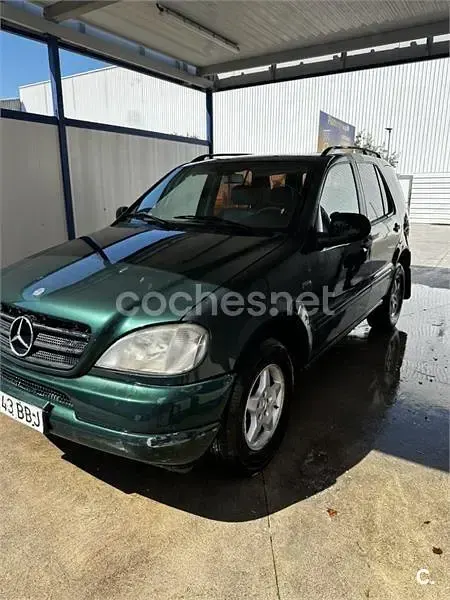 Usado Mercedes ML270 163 CV (119 kW) 2000 Verde SUV