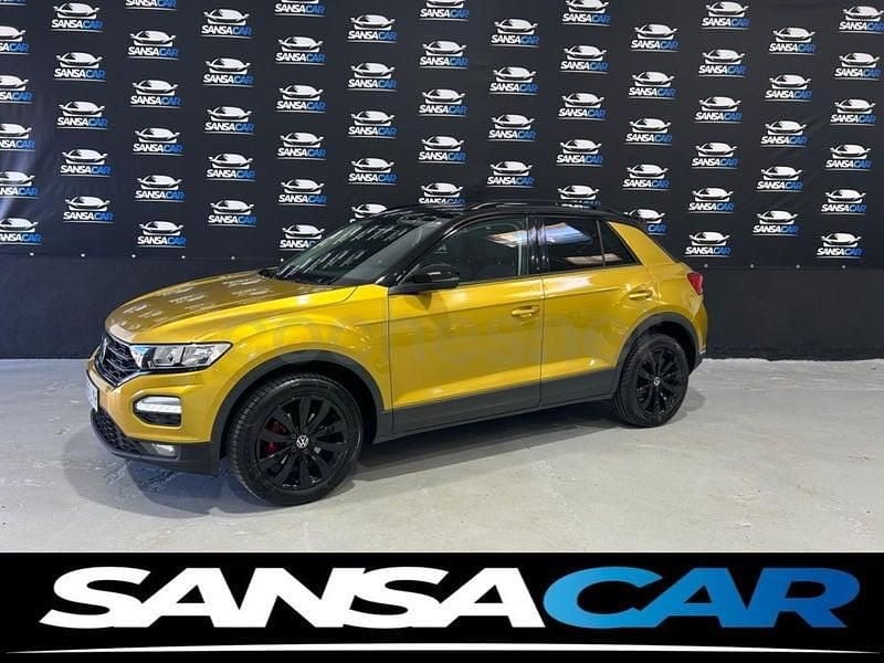 Usado VW T-Roc Life 150 CV (110 kW) 2022 Amarillo SUV