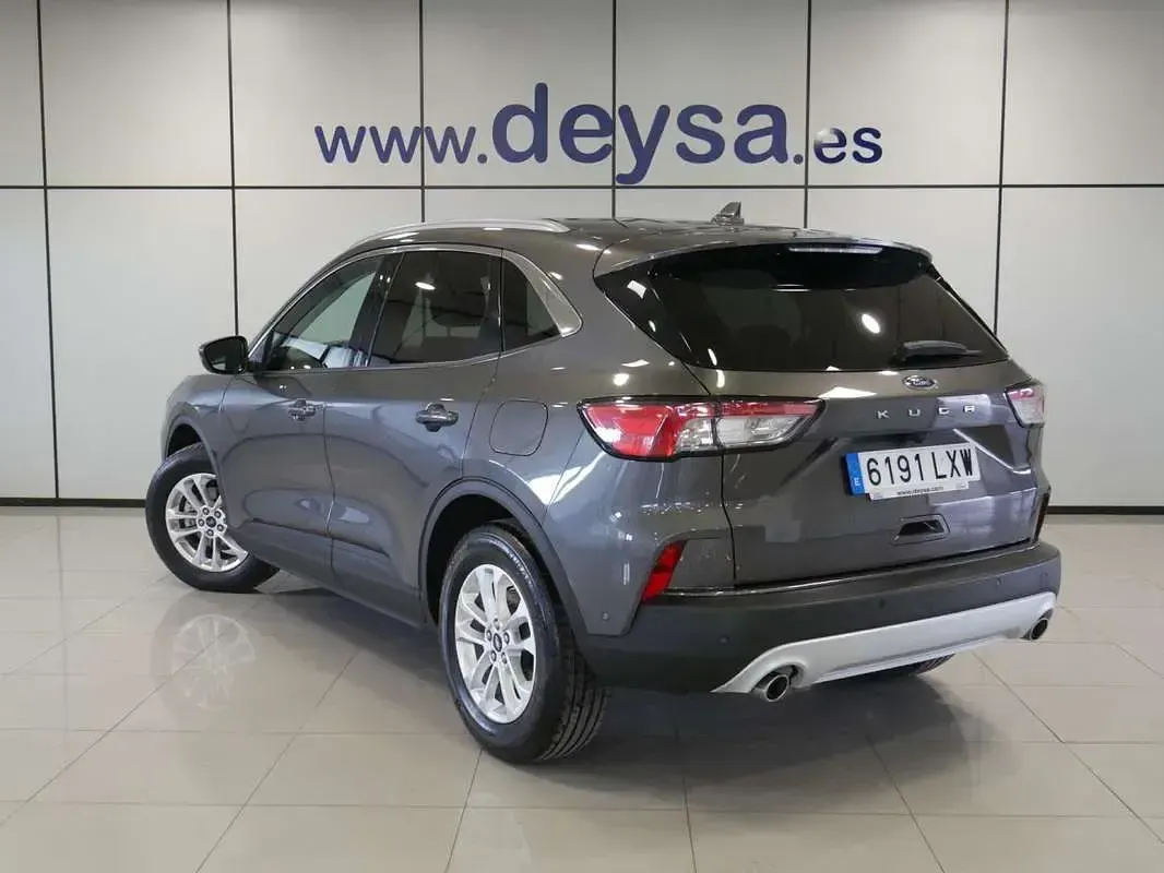 Usado Ford Kuga Titanium 150 CV (110 kW) 2022 Gris SUV