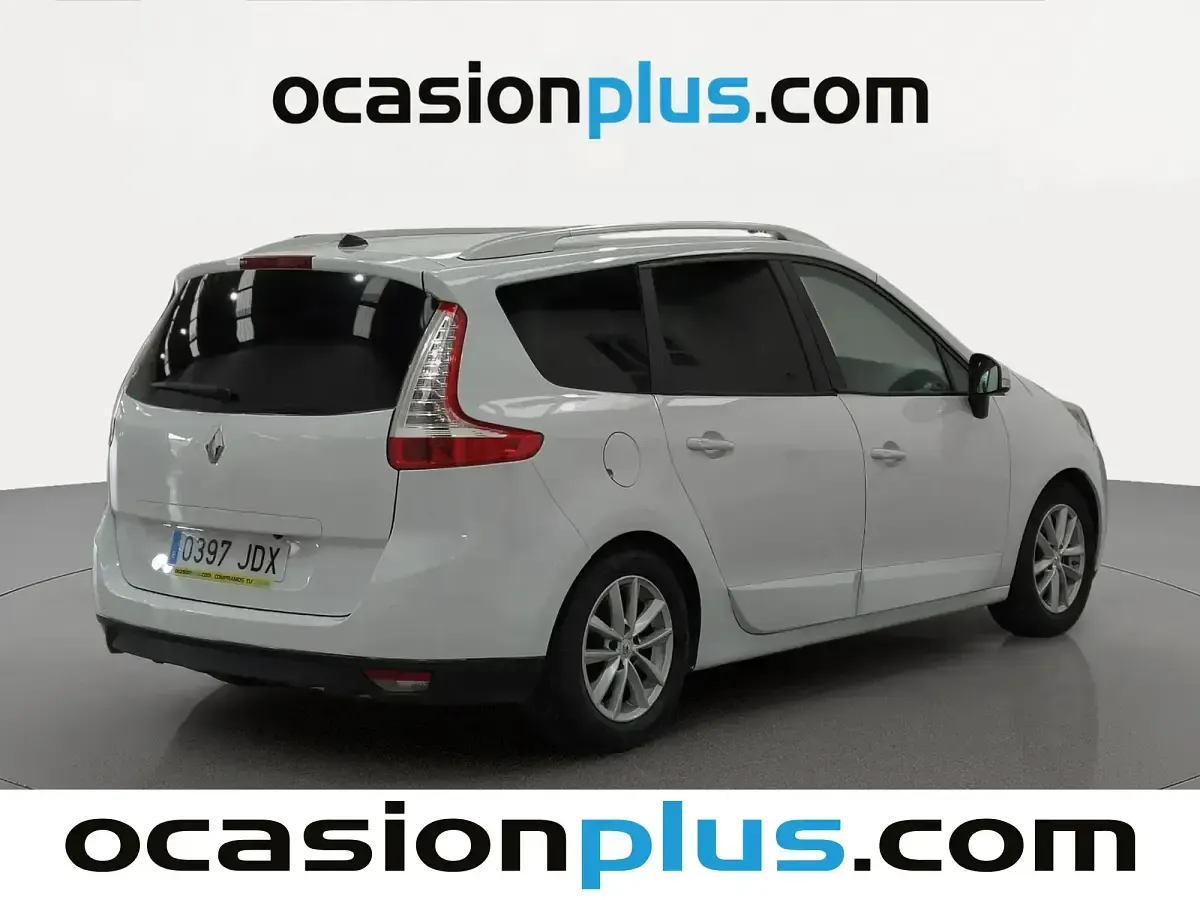 Usado Renault Scénic 115 CV (84 kW) 2015 Blanco Monovolumen