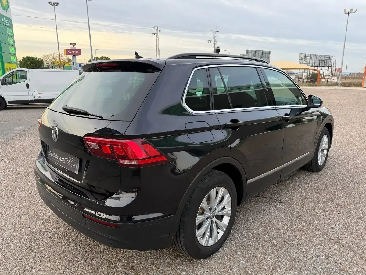 Usado VW Tiguan Advance 150 CV (110 kW) 2019 Negro SUV
