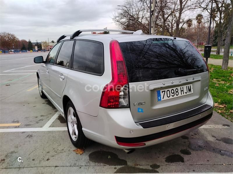 Usado Volvo V50 Momentum 150 CV (110 kW) 2012 Gris / plata Familiar