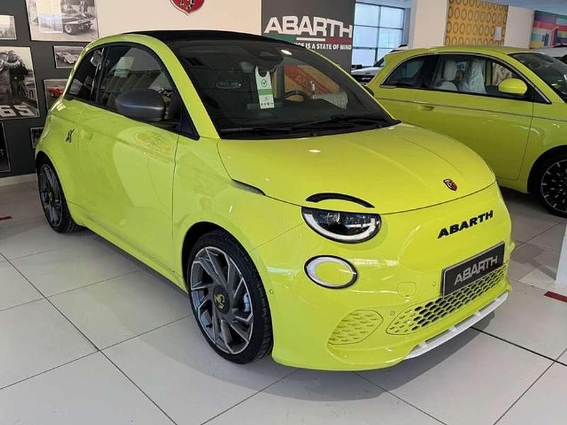Usado Abarth 500C 113 kW (154 CV) 2023 Verde Descapotable
