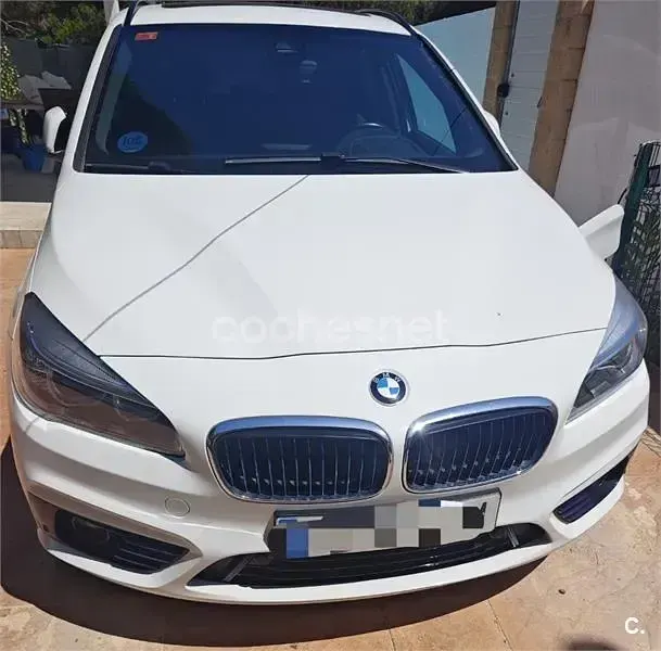 Usado BMW 225 Active Tourer iPerformance 224 CV (164 kW) 2017 Blanco Monovolumen
