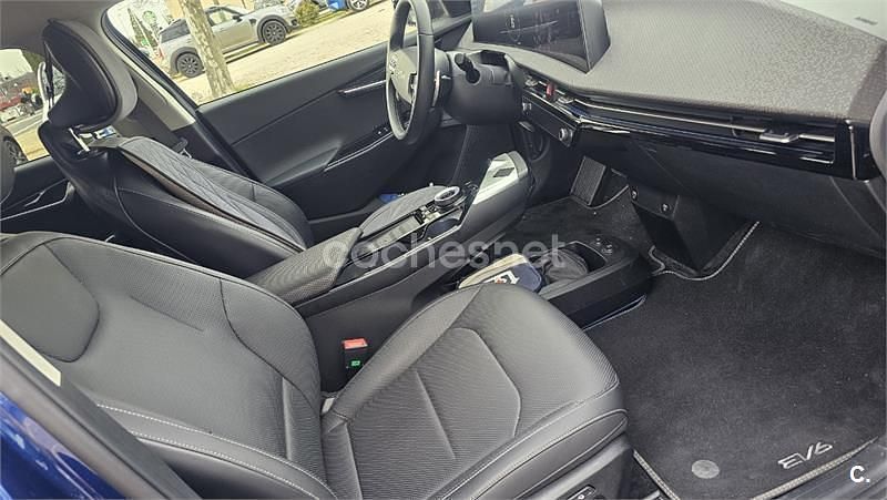 Usado Kia EV6 Air 167 kW (228 HP) 2022 Eléctrico SUV