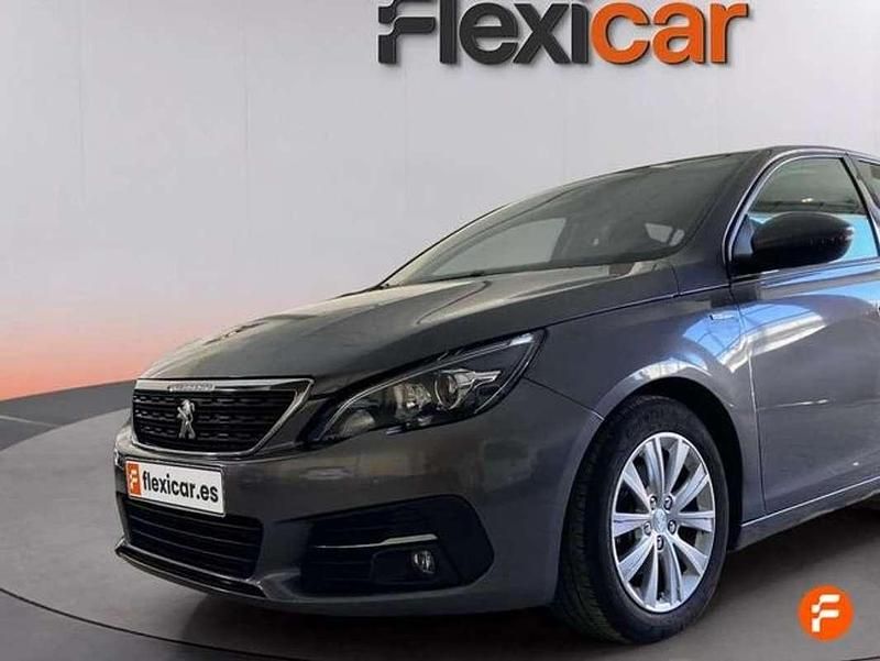 Usado Peugeot 308 SW Allure 131 CV (96 kW) 2020 Gris Familiar