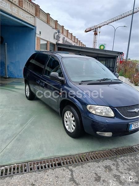 Usado Chrysler Voyager 140 CV (102 kW) 2004 Azul Monovolumen