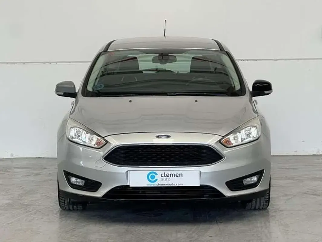 Usado Ford Focus Titanium 125 CV (91 kW) 2017 Gris Familiar