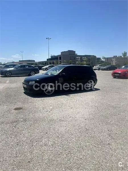 Usado VW Golf III Highline 110 CV (80 kW) 1998 Negro Berlina