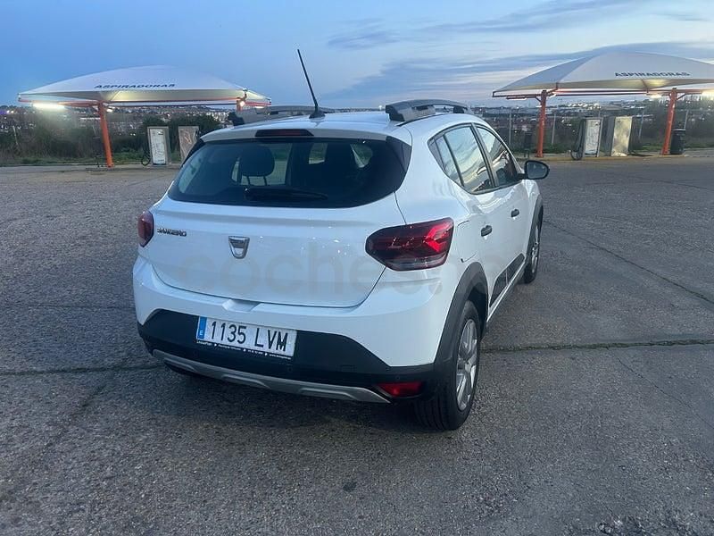 Usado Dacia Sandero Essentiel 100 CV (73 kW) 2021 Blanco Berlina