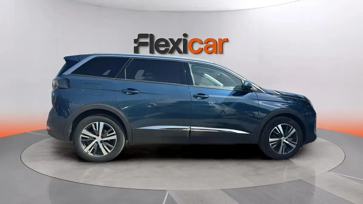 Usado Peugeot 5008 Allure 131 CV (96 kW) 2021 Azul SUV