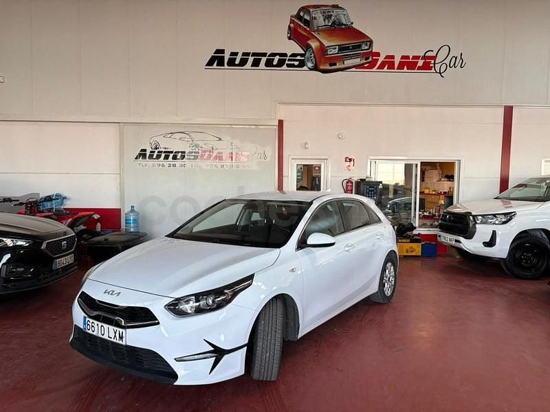 Usado Kia Ceed 136 CV (100 kW) 2022 Blanco Utilitario