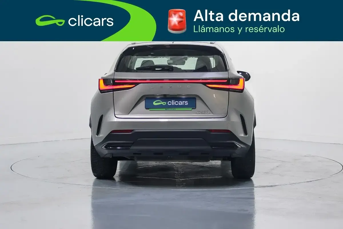 Usado Lexus NX350h Business Edition 242 CV (177 kW) 2022 Gris / plata SUV