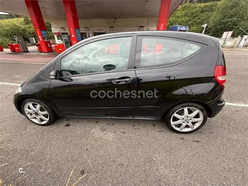 Usado Mercedes A180 109 CV (80 kW) 2009 Negro Berlina