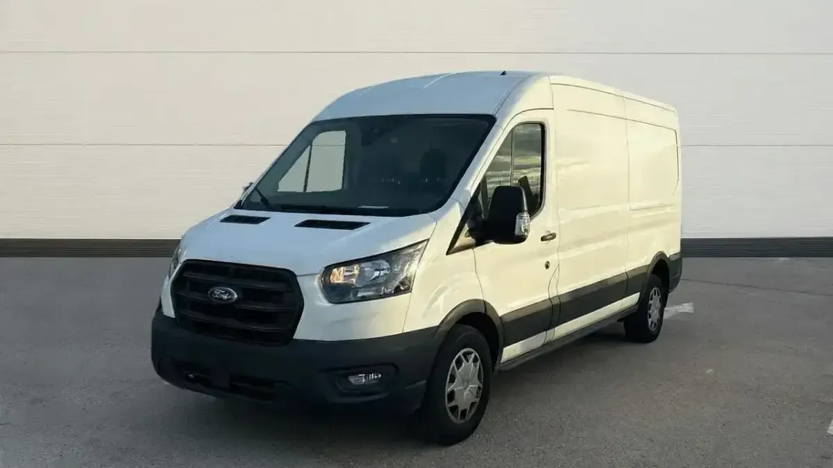Begagnad Ford Transit Trend 130 HK (95 kW) 2023 Vit Sedan