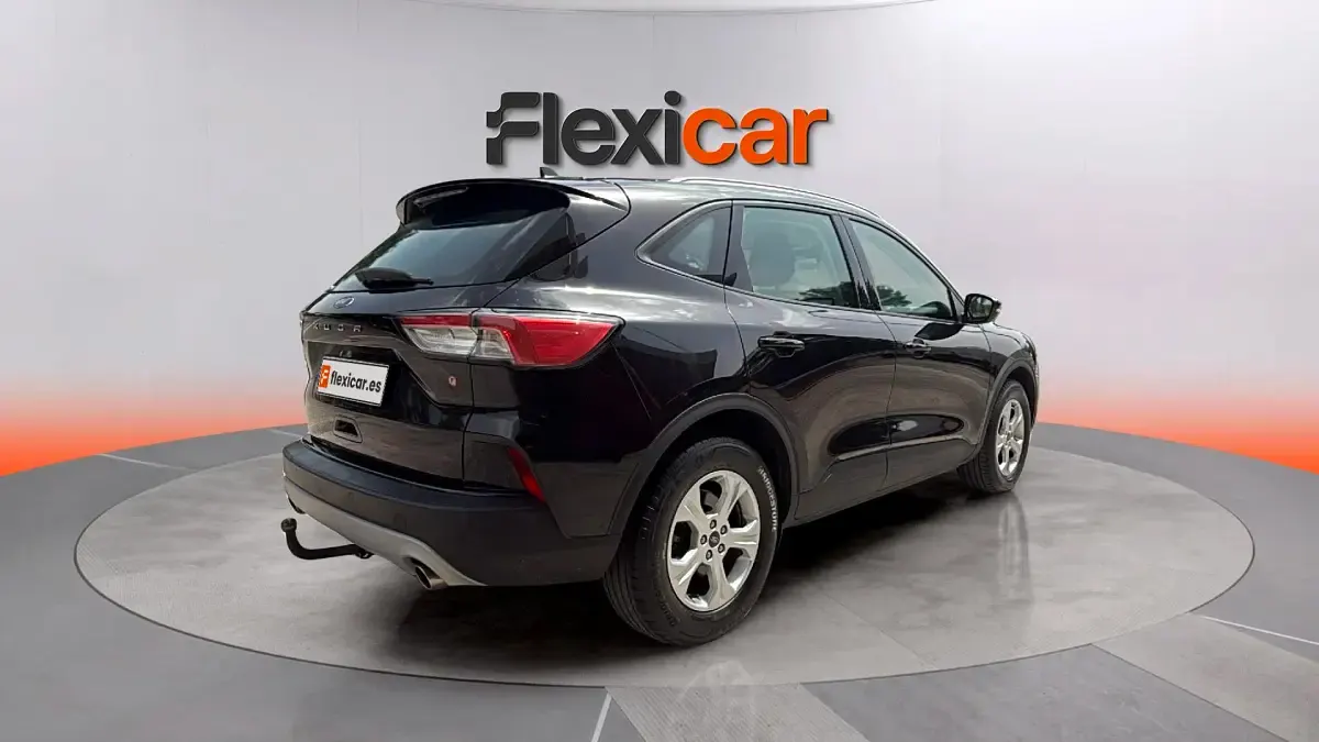Usado Ford Kuga ST-Line X 150 CV (110 kW) 2021 Blanco SUV