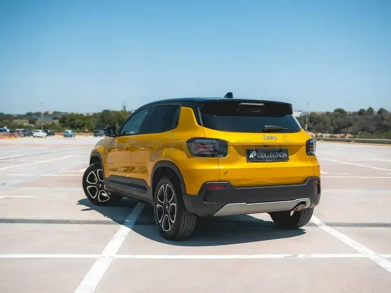 Usado Jeep Avenger Summit 100 CV (73 kW) 2023 Amarillo SUV