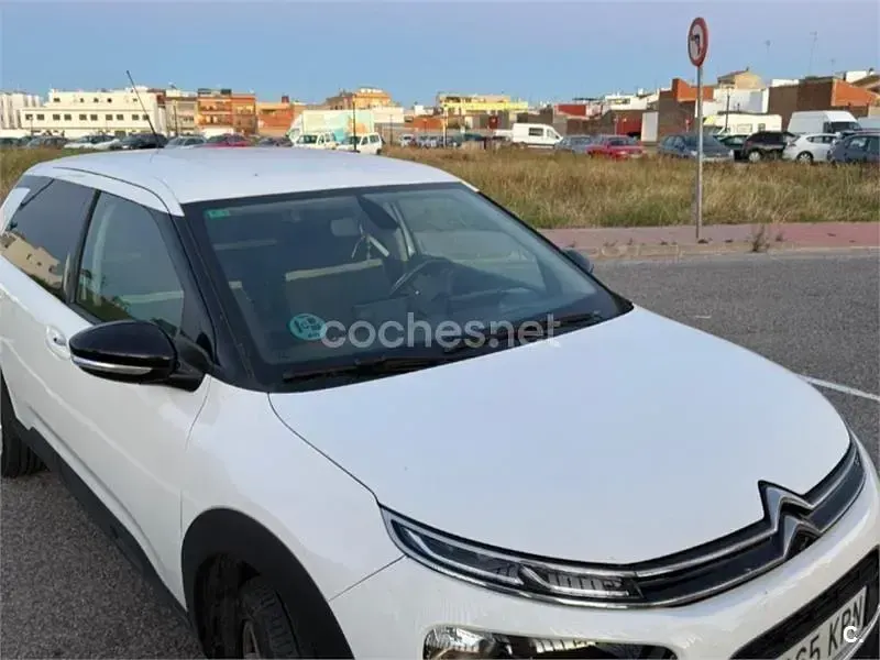 Usado Citroën C4 Feel 100 CV (73 kW) 2018 Blanco Berlina