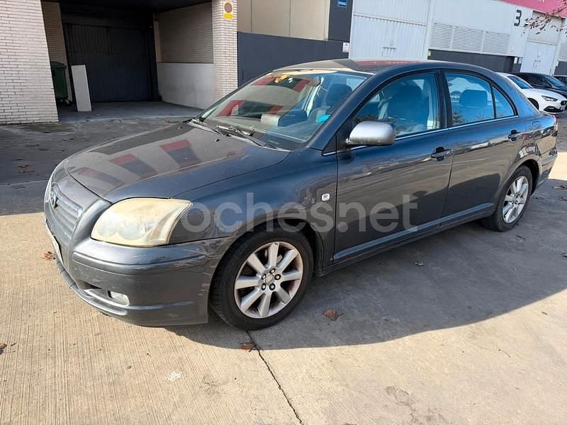 Usado Toyota Avensis Executive 116 CV (85 kW) 2005 Azul Berlina