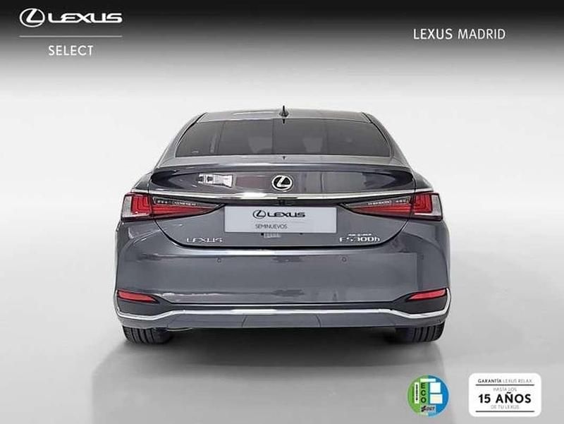 Usado Lexus ES300 Luxury Line 218 CV (160 kW) 2025 Gris Berlina
