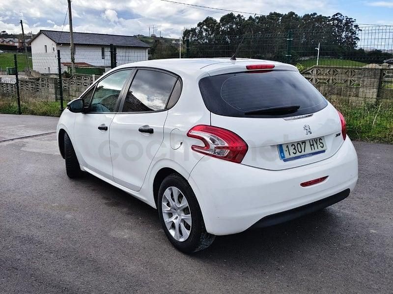 Usado Peugeot 208 Access 68 CV (50 kW) 2014 Blanco Utilitario