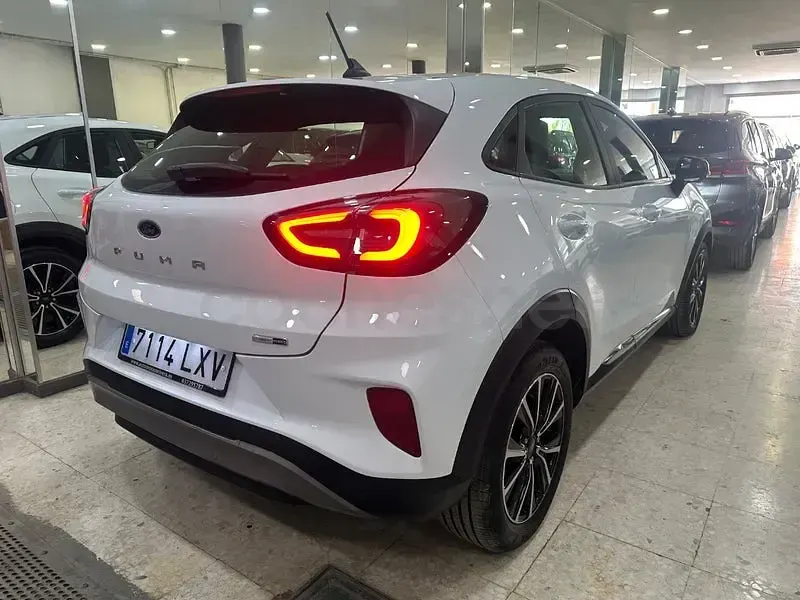 Usado Ford Puma Titanium 125 CV (91 kW) 2022 Blanco SUV