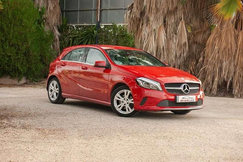 Rojo Usado 2017 Mercedes A200 Berlina | 14.500 € (Precio justo) - Imagen 1/4
