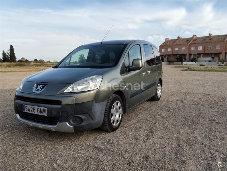 Verde Usado 2009 Peugeot Partner Tepee Outdoor Monovolumen | 5500 € (Precio justo) - Imagen 1/3
