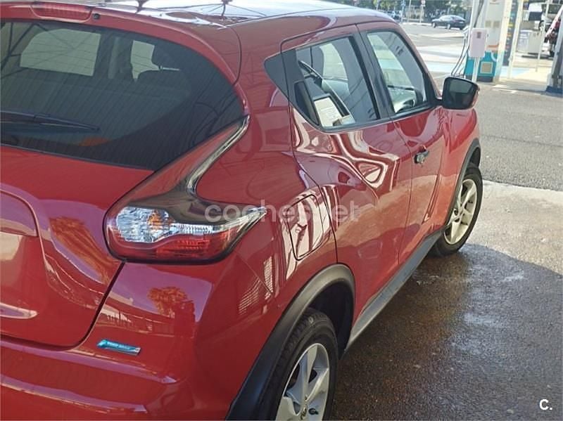 Usado Nissan Juke Visia 110 CV (80 kW) 2015 Rojo SUV