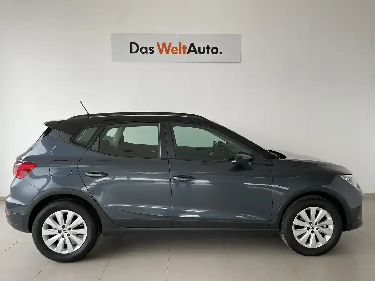 Usado Seat Arona Style 110 CV (80 kW) 2023 Gris SUV