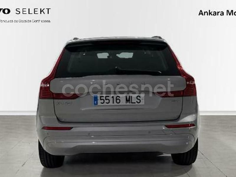 Usado Volvo XC60 Core 197 CV (144 kW) 2023 Gris / plata SUV