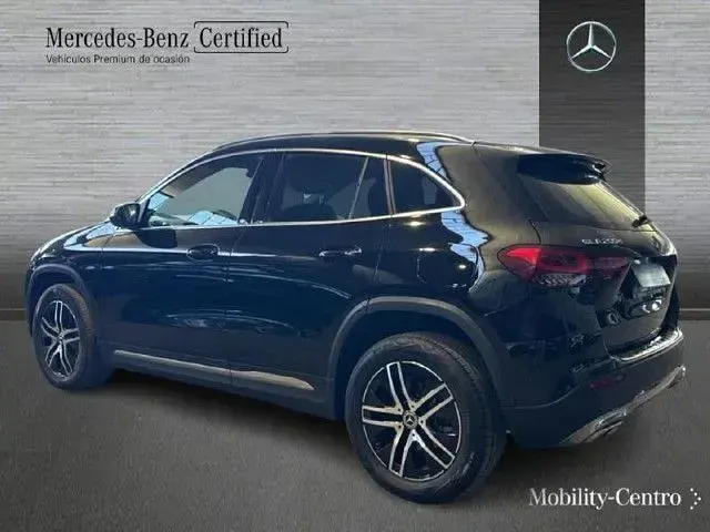 Usado Mercedes GLA200 Progressive 150 CV (110 kW) 2023 Nachtschwarz  unilack SUV