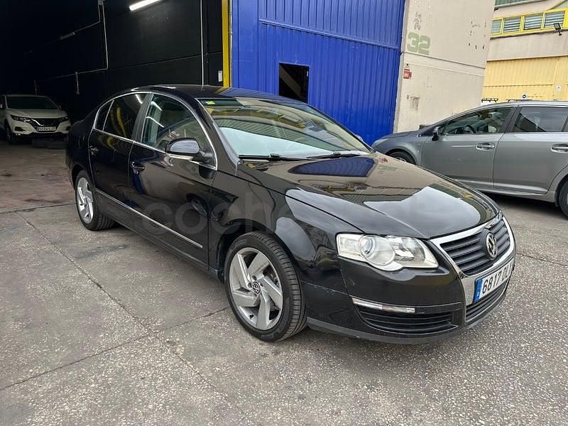 Usado VW Passat Advance 115 CV (84 kW) 2005 Negro Berlina