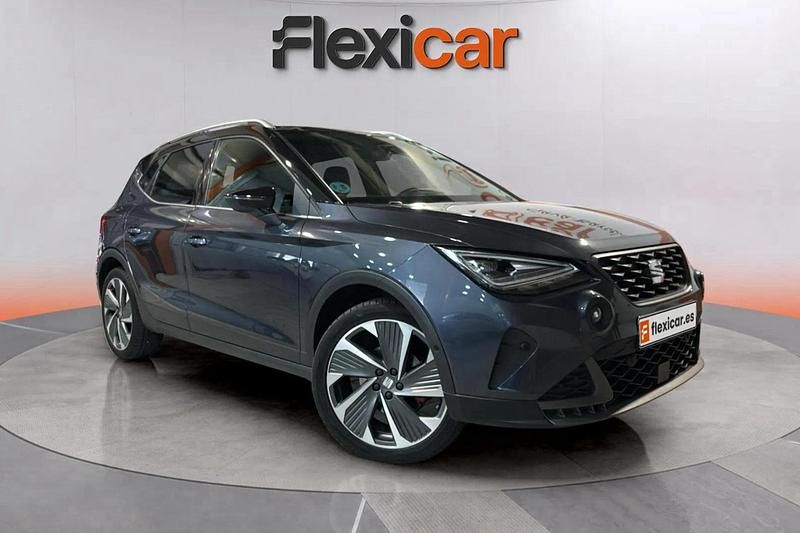 Azul Usado 2024 Seat Arona FR SUV | 19.990 € (Precio justo) - Imagen 1/4