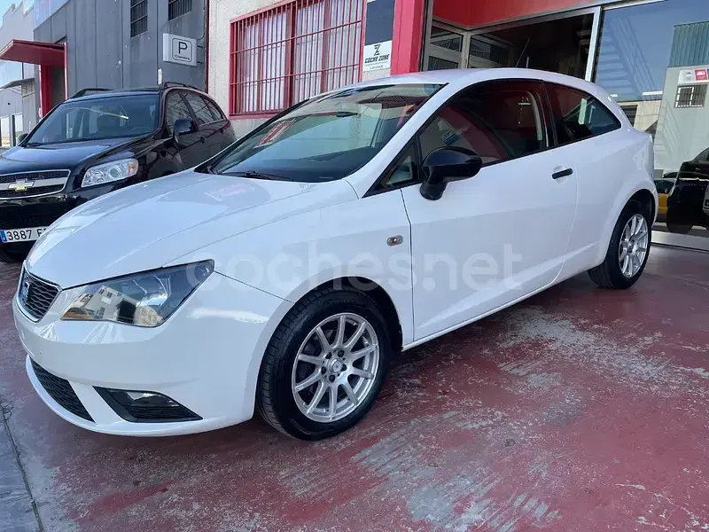 Usado Seat Ibiza SC Ecomotive 75 CV (55 kW) 2013 Blanco Utilitario