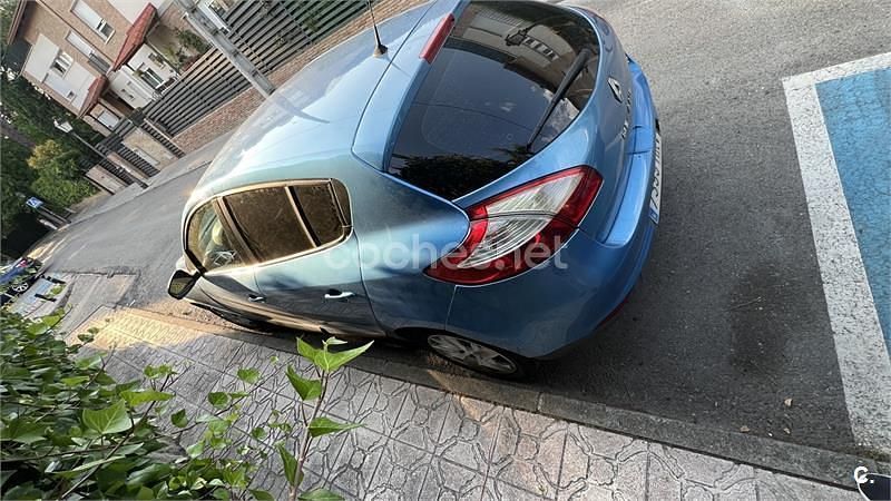 Azul Usado 2012 Renault Mégane III Dynamique Berlina | 4999 € (Buen precio) - Imagen 1/4