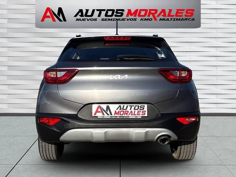 Usado Kia Stonic 100 CV (73 kW) 2023 Gris SUV