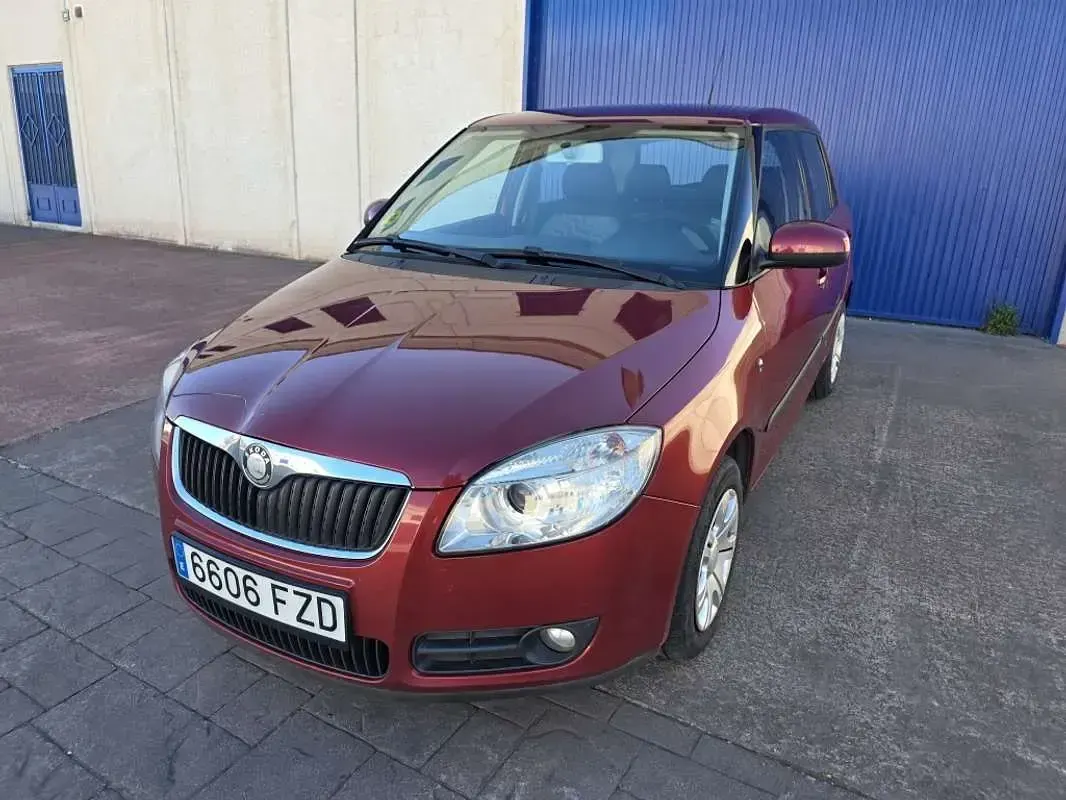 Usado Skoda Fabia Comfort 80 CV (58 kW) 2008 Burdeos Utilitario
