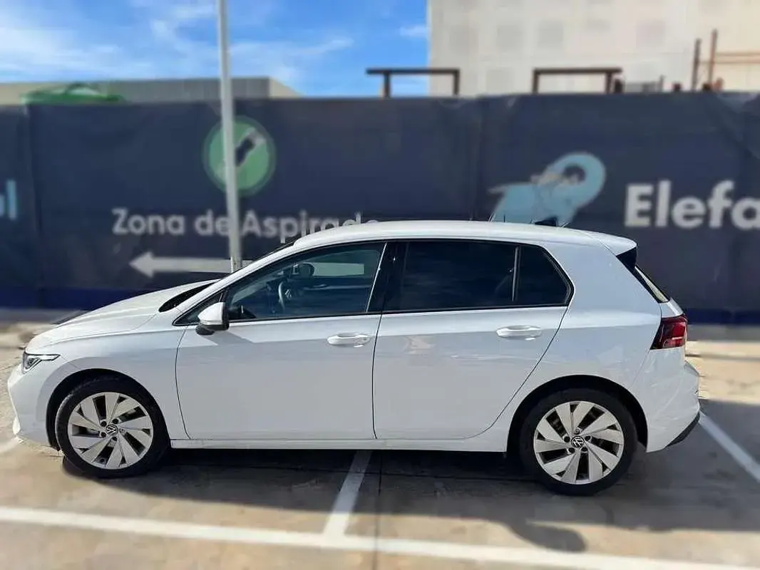 Usado VW Golf VIII 116 CV (85 kW) 2024 Blanco Utilitario