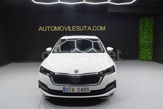 Usado Skoda Octavia Ambition 110 CV (80 kW) 2021 Blanco Berlina
