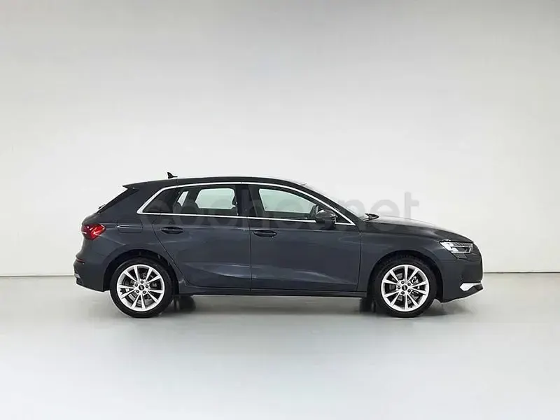 Usado Audi A3 Advanced Plus 116 CV (85 kW) 2024 Gris / plata Berlina