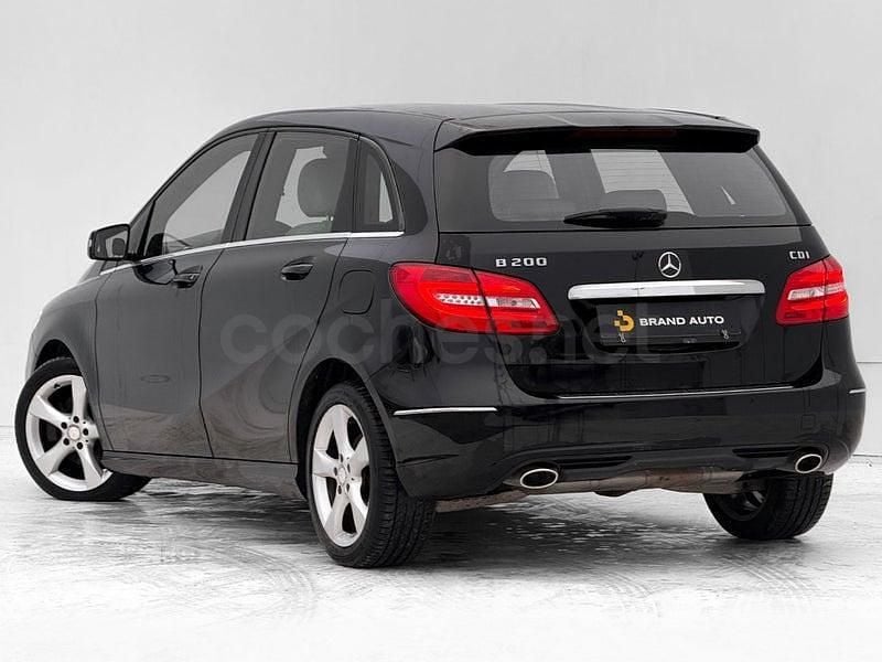 Usado Mercedes B200 136 CV (100 kW) 2013 Negro Monovolumen