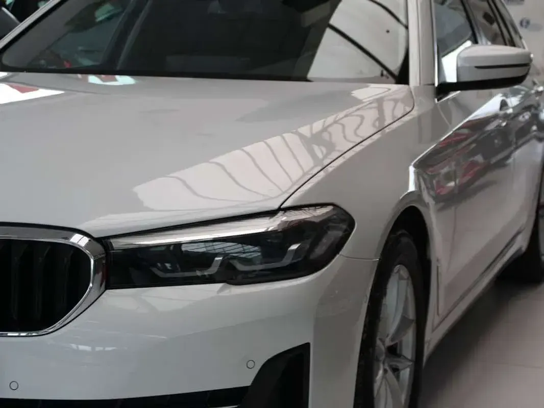Usado BMW 520 190 CV (139 kW) 2023 Blanco Familiar