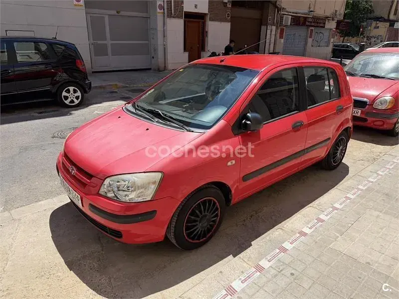 Usado Hyundai Getz 63 CV (46 kW) 2005 Rojo Utilitario