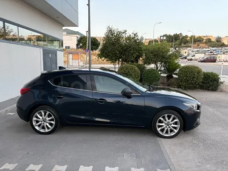Usado Mazda 3 Luxury 150 CV (110 kW) 2015 Azul Berlina
