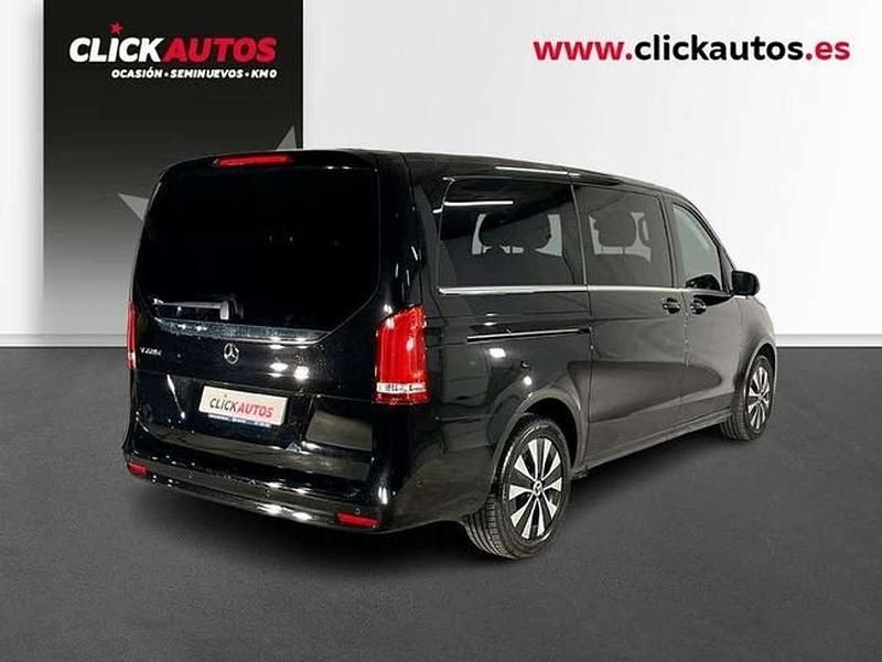 Usado Mercedes 220 Avantgarde 163 CV (119 kW) 2023 Negro Monovolumen