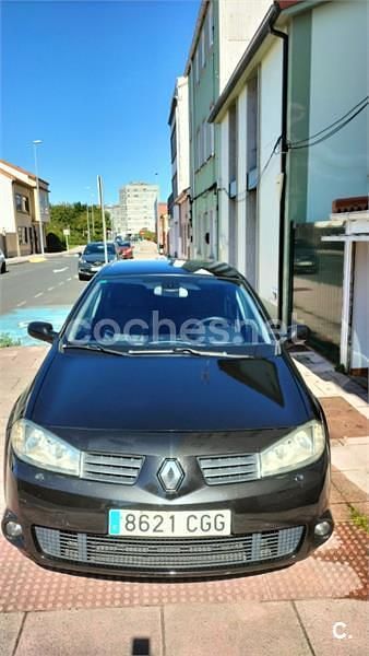Negro Usado 2003 Renault Mégane II Dynamique Berlina | 2400 € (Precio justo) - Imagen 1/4