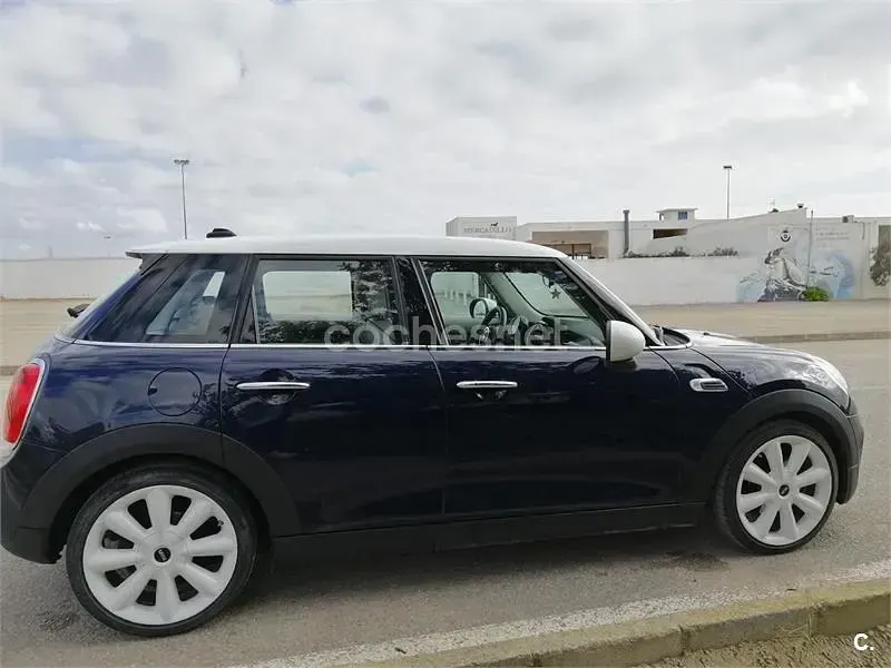 Usado Mini Cooper D 116 CV (85 kW) 2018 Azul Utilitario